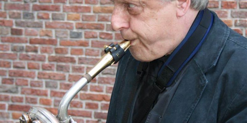 Saxofonist free lance beschikbaar