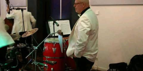 Jazzdrummer beschikbaar