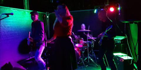 Rock cover band zoekt zangeres