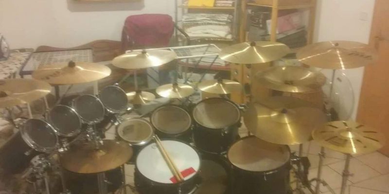 Drummer looking for a band