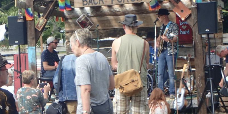 Gitarist zoekt Muzikant(en)