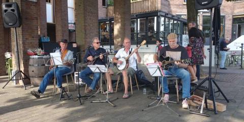 Oekoe Mountain Billies zoeken een (akoestische) gitarist evt ook banjospeler