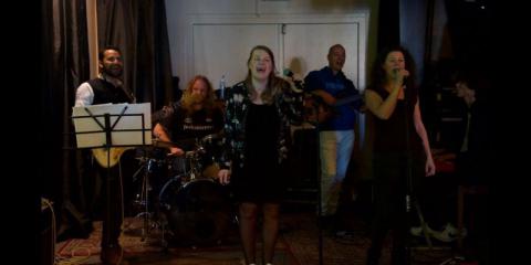 Ameezingband zoekt toetsenist & blazers