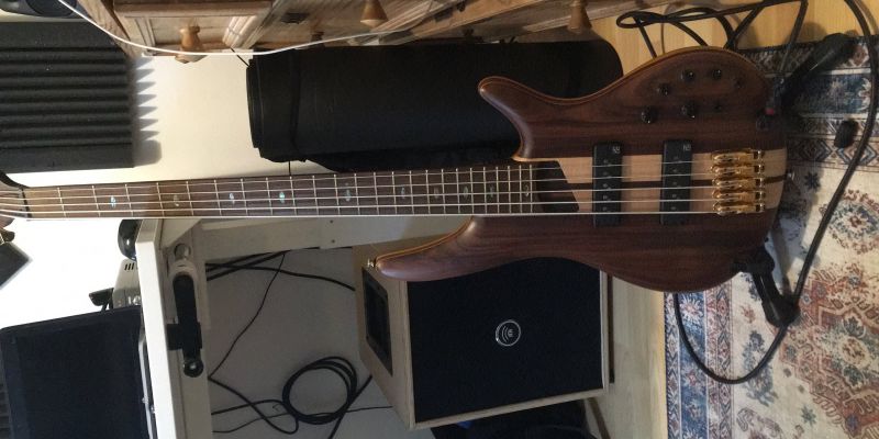 Beginnende Bassist 50+ zoekt