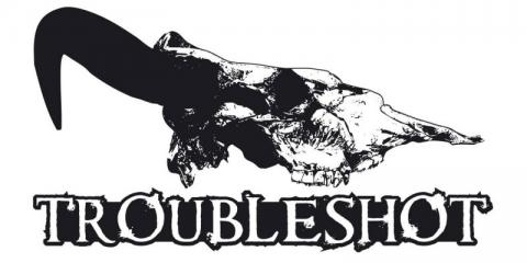 Heavy rock band Troubleshot zoekt 2e gitarist