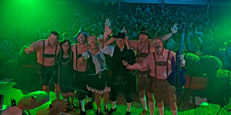 Oktoberfest- en Schlagerband zoekt enthousiaste zanger(es)