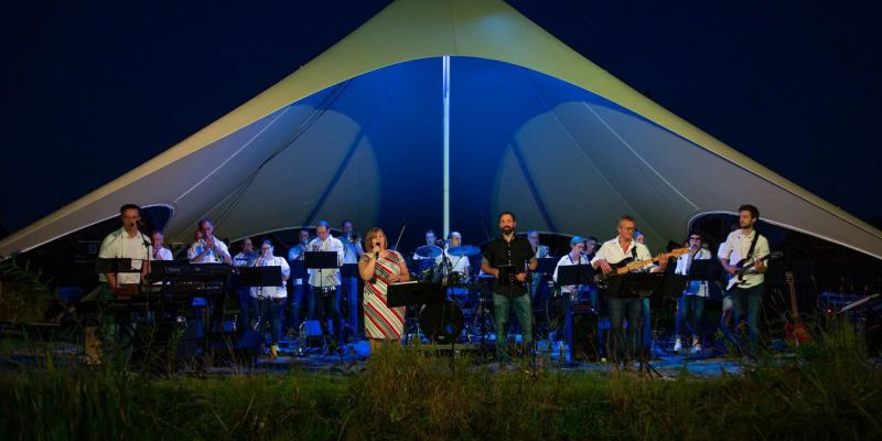Showband MixureMusic zoekt zanger