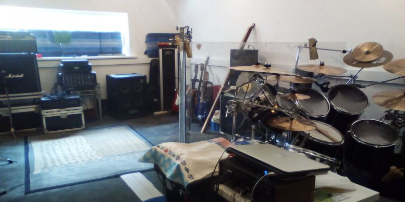 Bassist(e) gezocht