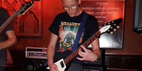 Ervaren (Lead)gitarist zoekt hardrock/trashmetal band