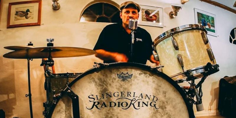 Drummer zoekt band
