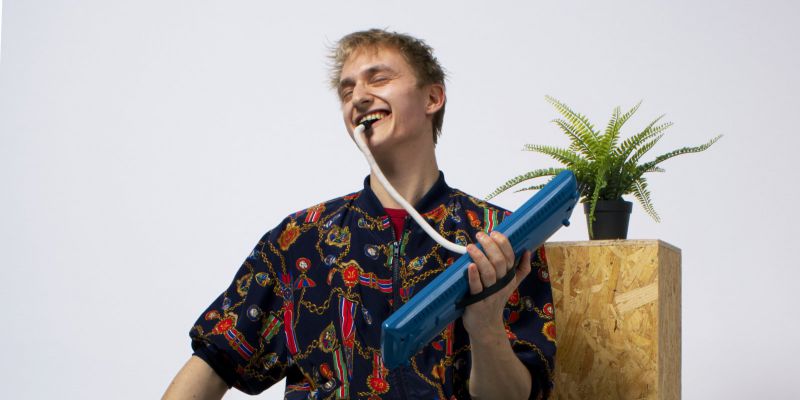 Toetsenist/Zanger zoekt band om origineel materiaal te performen