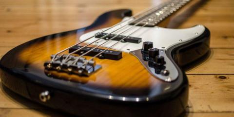 Eigen werk band zoekt bassist (e) !