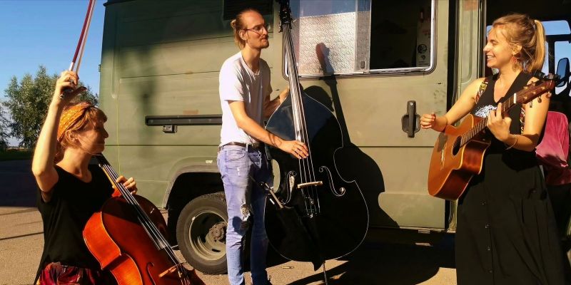 Key May String Trio zoekt gitarist/pianist/percussionist/multi-instrumentalist