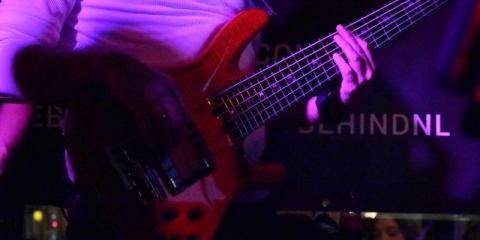 Bassist/zanger (52) zoekt coverband