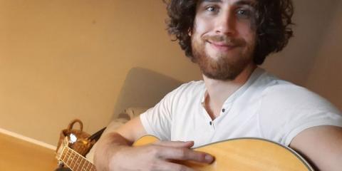 Gitarist zoekt mensen om mee te jammen