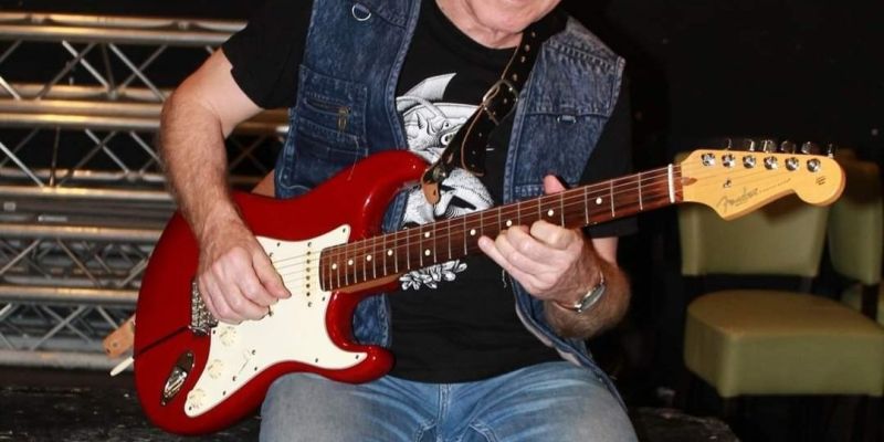 Ervaren sologitarist zoekt bluesband met optredens