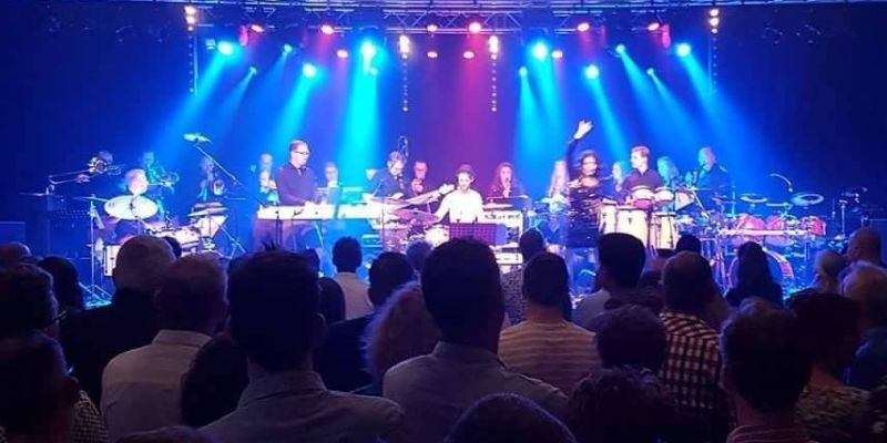 Swingende band zoekt toetsenist