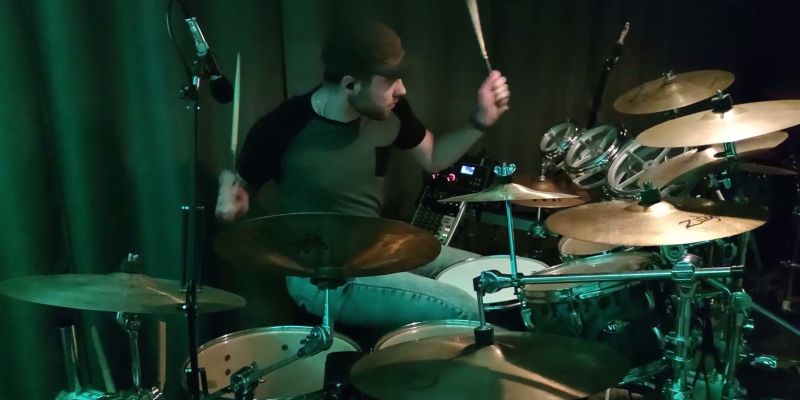Drummer zoekt coverband! -- Regio Parkstad