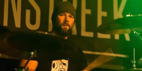 Drummer zoekt band