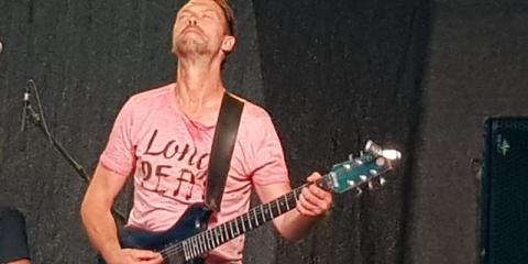 Singer-songwriter zoekt band