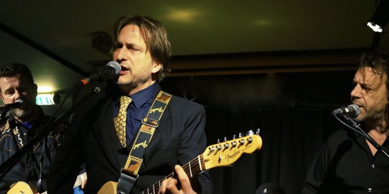 Rauw, Lyrische Hard Blues Band zoekt Drummer