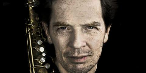 Saxofonist zoekt medemuzikanten