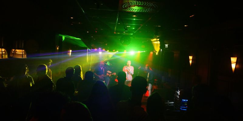 Coverband Zoekt Drummer