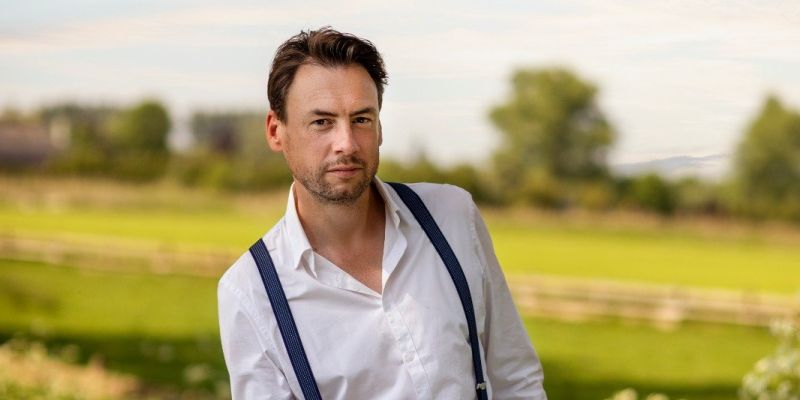 Indie-folk singer-songwriter zoekt muzikanten