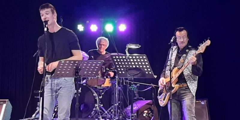 Wordt jij onze slag of solo gitarist , regio Zwanenburg (Noord Holland)