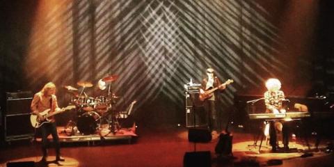 Band met eigen werk zoekt bassist(e)