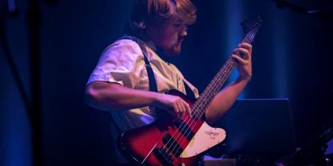 Bassist zoekt (70's/80') pop/rock band
