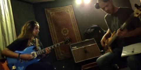 Drummer en tweede gitarist gezocht voor groovy stoner/doom/shoegaze psychedelische band