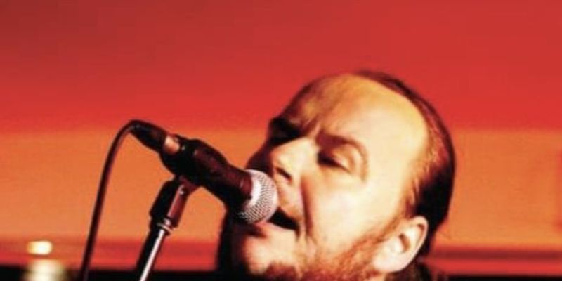 Semi-pro zanger 6 octaven zoekt ervaren band