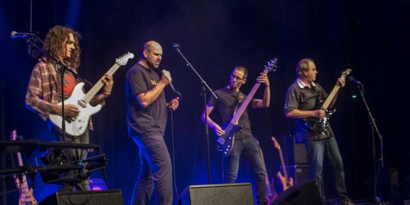 Rockband zoekt gitarist