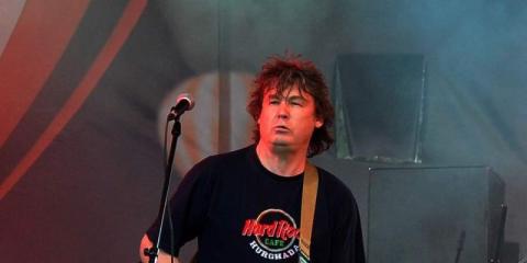 Rockgitarist op zoek naar een job