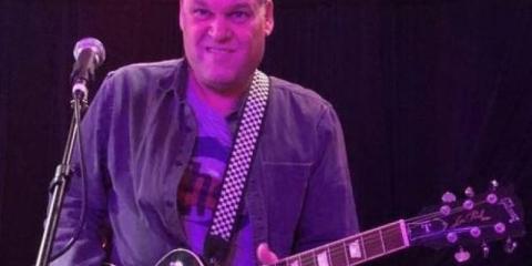 Solo/slag guitarist zoekt band