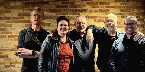 Friday Five pop/rock coverband zoekt drummer