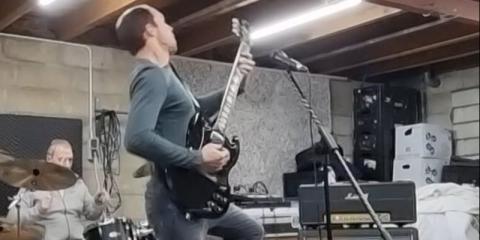 Gitarist/slag/solo/zanger opzoek naar rockband