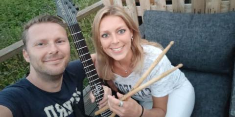 Gezocht: Leadgitarist, bassist of zanger(es) ☀️