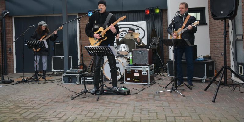 Zanger gezocht voor Goud van Oud Rock Band in Weiteveen, Drenthe. Gezelligheid, samenwerking en betrokkenheid is wat voorop staat.