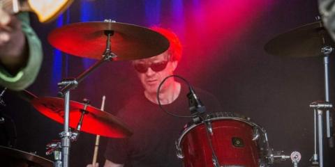 Drummer zoekt band omg Deventer