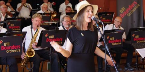 Bassist(e) gezocht voor bigband