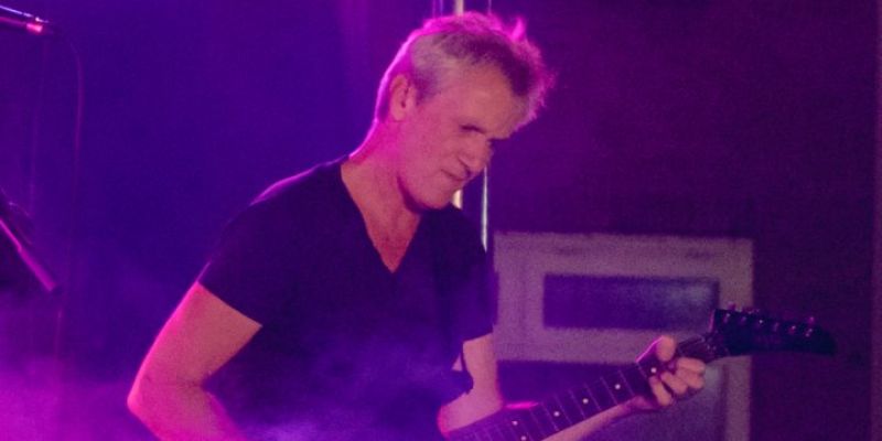 Allround rock/pop/funk gitarist