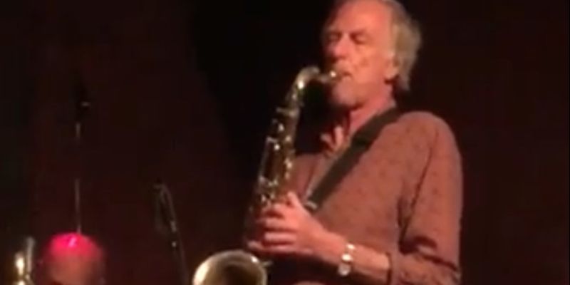 Ervaren jazzsaxofonist zoekt combo (bestaand of te vormen)