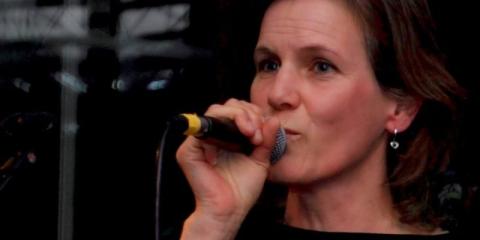 Zangeres zoekt band/muzikanten