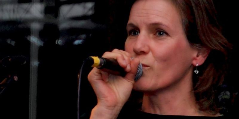 Zangeres zoekt band/muzikanten