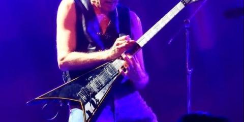 Gitarist zoekt ervaren bassist, zanger(m/v) en drummer voor Ozzy Osbourne coverband