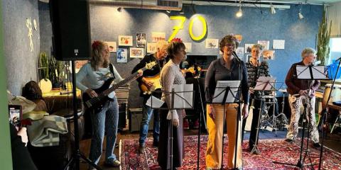 Drummer voor beginnende 60+ coverband