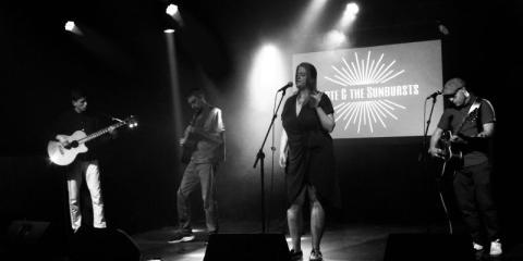 Zangeres opzoek naar Band of losse muzikanten om band te vormen