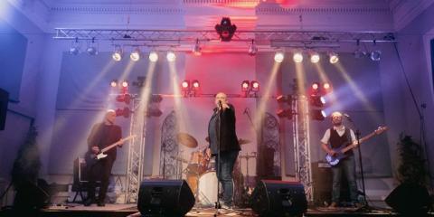 Energieke rhythm&blues band zoekt dito drummer
